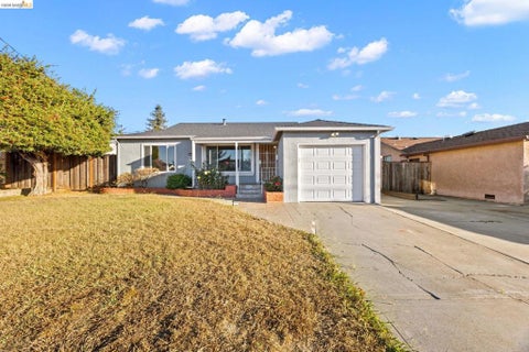 Photo of 2240 Lessley Ave AVE, Castro Valley, CA 94546 (MLS # 41150696)