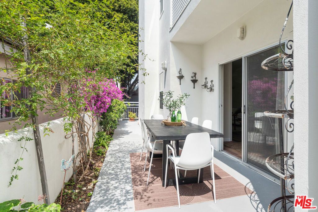 Photo of 1524 Franklin Street #E, Santa Monica, CA 90404 (MLS # 25581727)