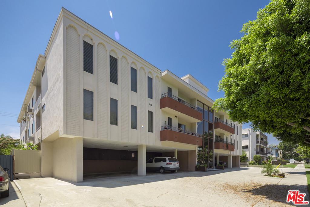 1839 Camden Avenue is a 20 unit property in one of the best West Los Angeles pockets. Available for purchase for the 1st time in 40 years, this well maintained courtyard property has a great unit mix of 11 (1+1), 7 (2+2) and 2 (2+2+Den). There is significant rental upside, and many of the units have been upgraded by ownership. The property has ample parking (30 spaces), and all soft story retrofit work has been completed. Other properties features include all copper plumbing and a new roof installed in 2011. Additionally, the property is situated on a very large 15,252 square foot lot zoned R3.