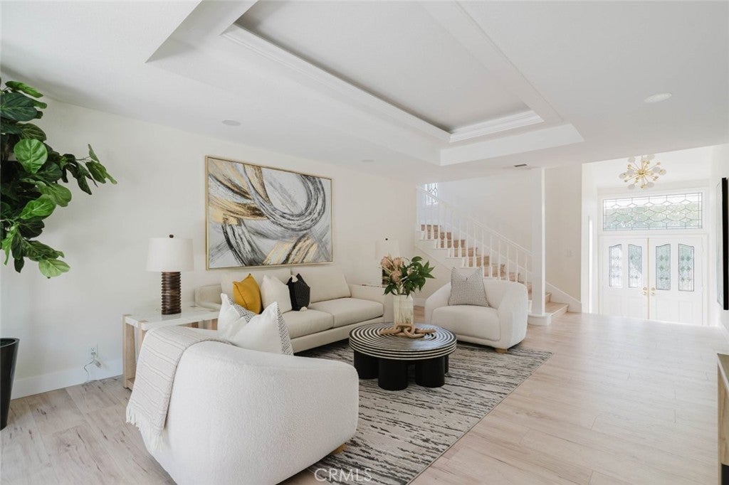 142 Crescent Glen Drive