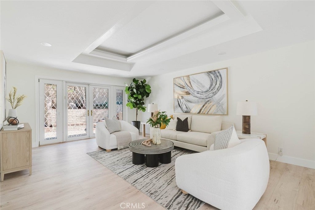 142 Crescent Glen Drive