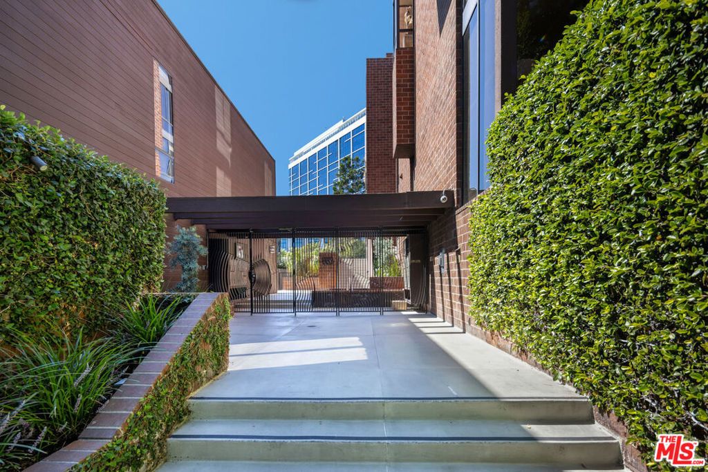 Photo of 1033 Carol Drive #PH3, West Hollywood, CA 90069 (MLS # 25589825)