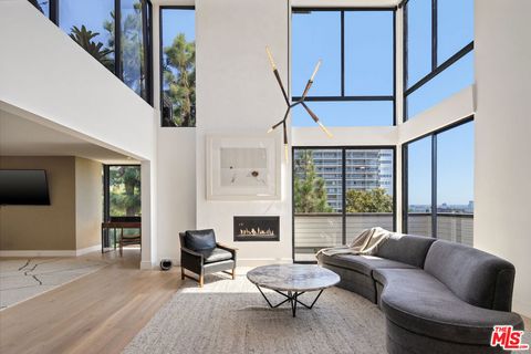 1033 Carol Drive PH3 West Hollywood CA 90069