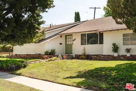 Photo of 11530 Swinton Avenue, Granada Hills, CA 91344 (MLS # 26846667)
