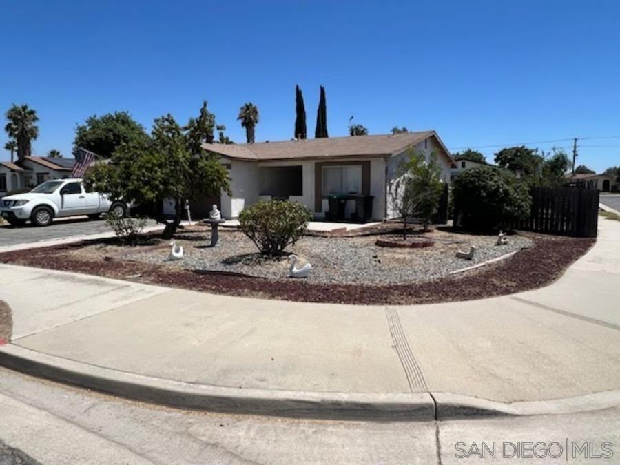 Amazing corner lot, cul-de-sac, single family home in the Valle Hermosa neighborhood. The home has a 1-car garage, 2 bedrooms and 1 bathroom, with a larger backyard and sideyard. Come make this your home today!