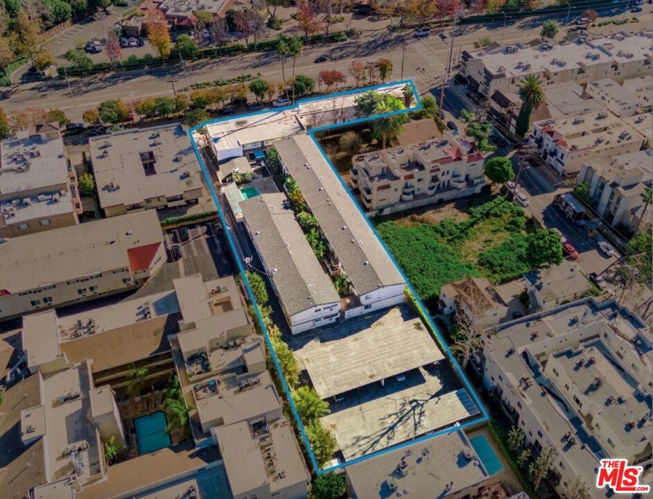 4215 Vineland Avenue