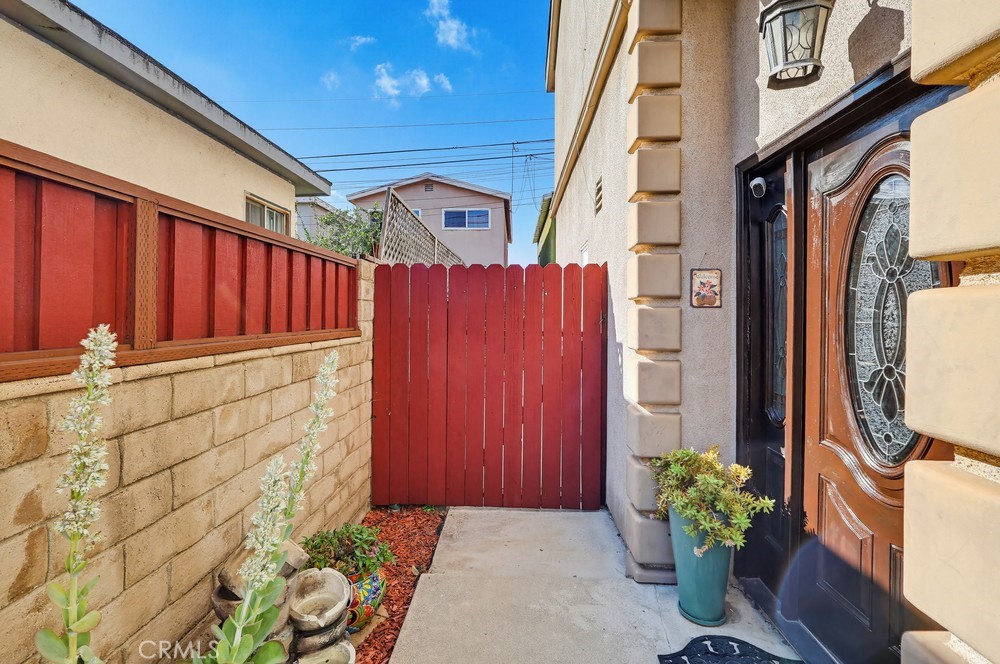 14419 Kingsdale Avenue