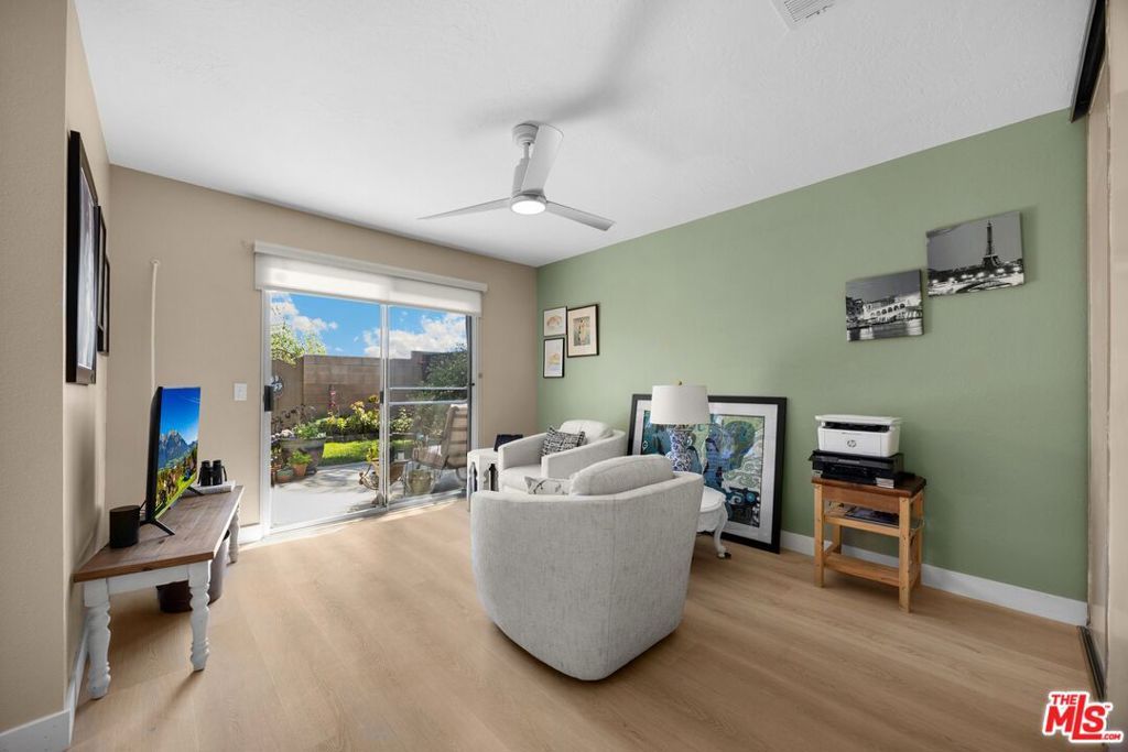 listing image 130726984961706746032