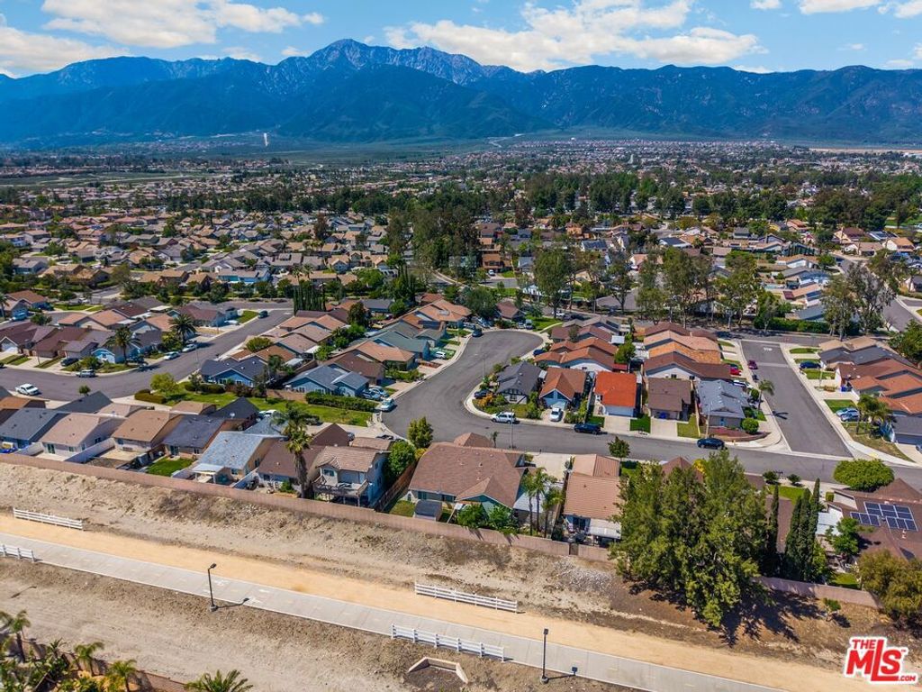 listing image 130721092725762603475