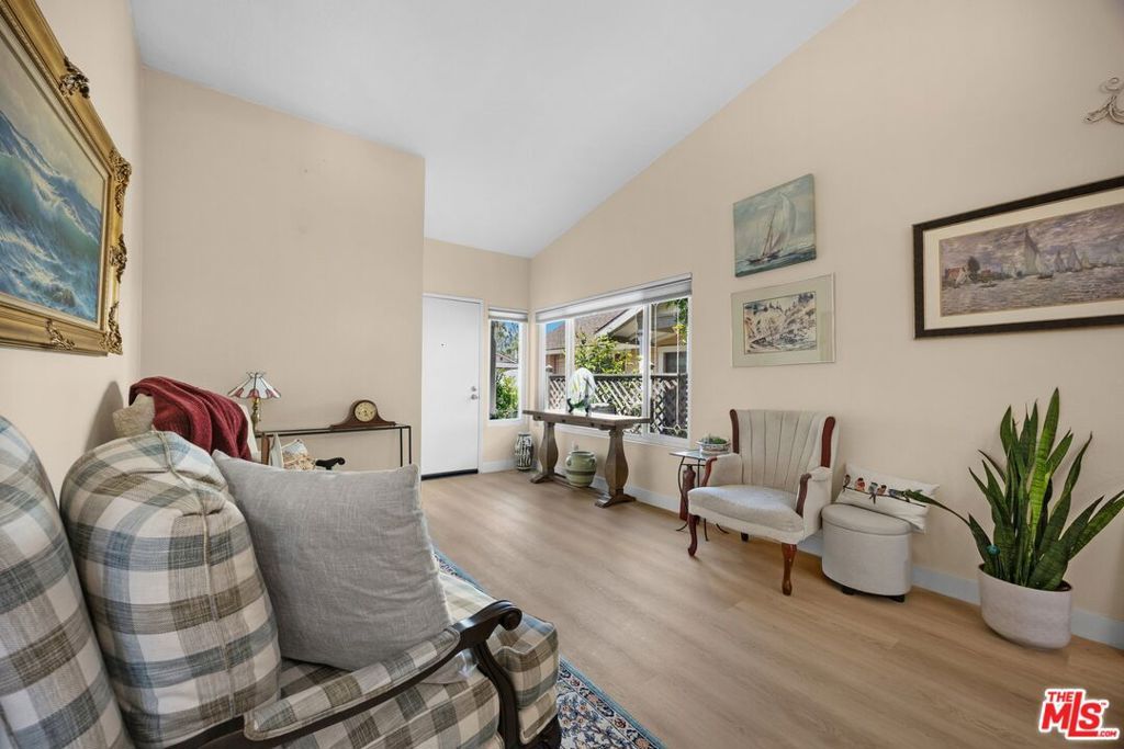 listing image 130725825632329860090