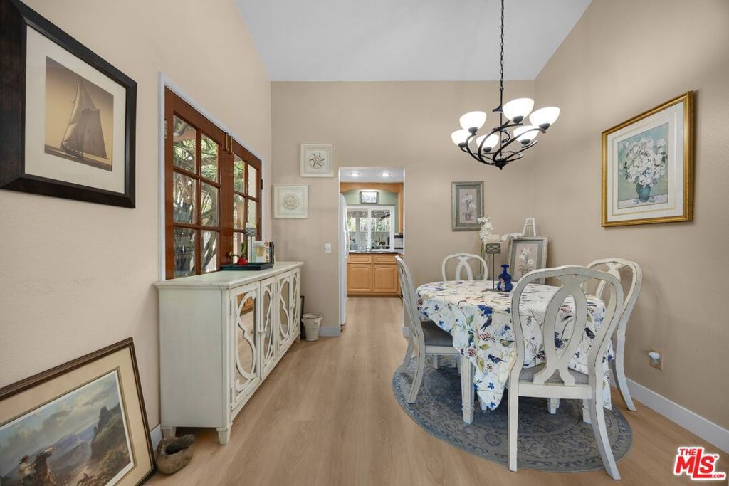 listing image 130722304433262014189