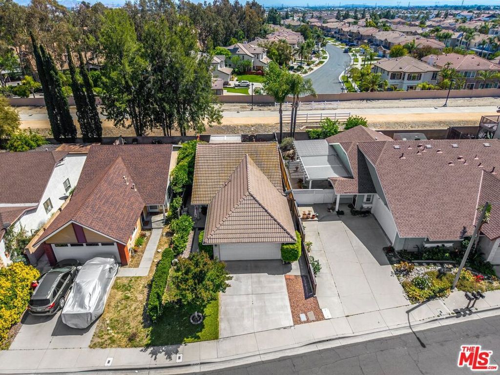 listing image 130728503837059384954