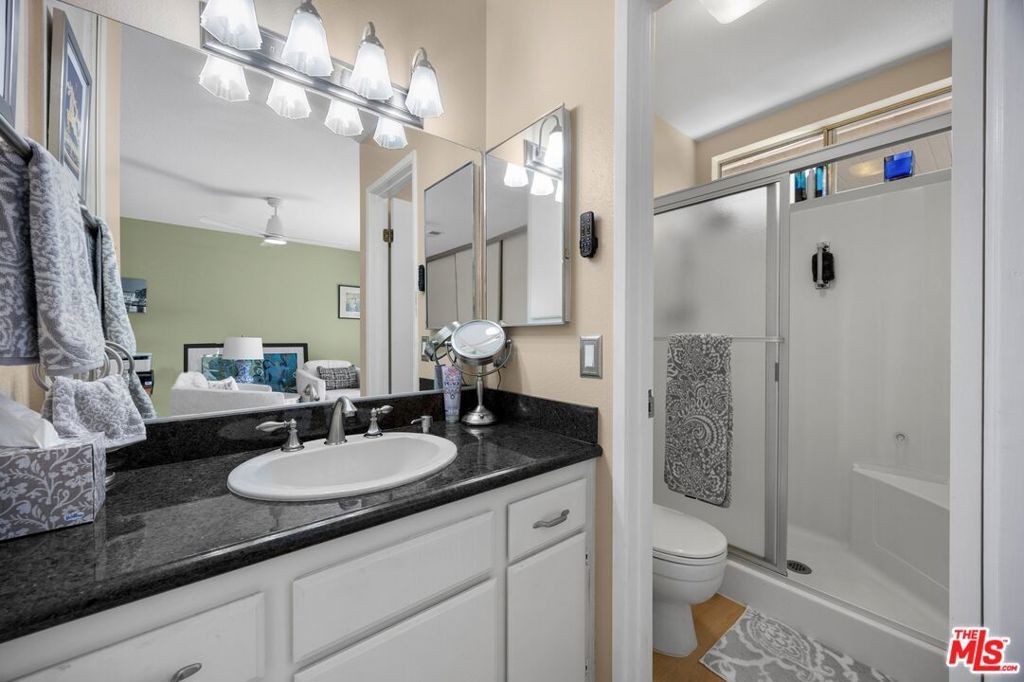 listing image 130728320306949513423
