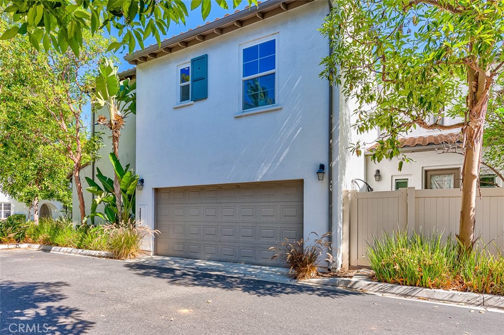 440 N Santa Maria Street