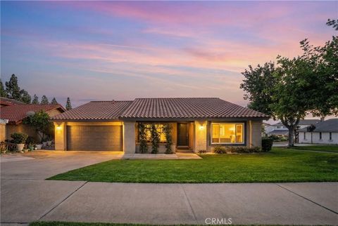 Photo of 1224 W 14th Street, Upland, CA 91786 (MLS # CV26040653)