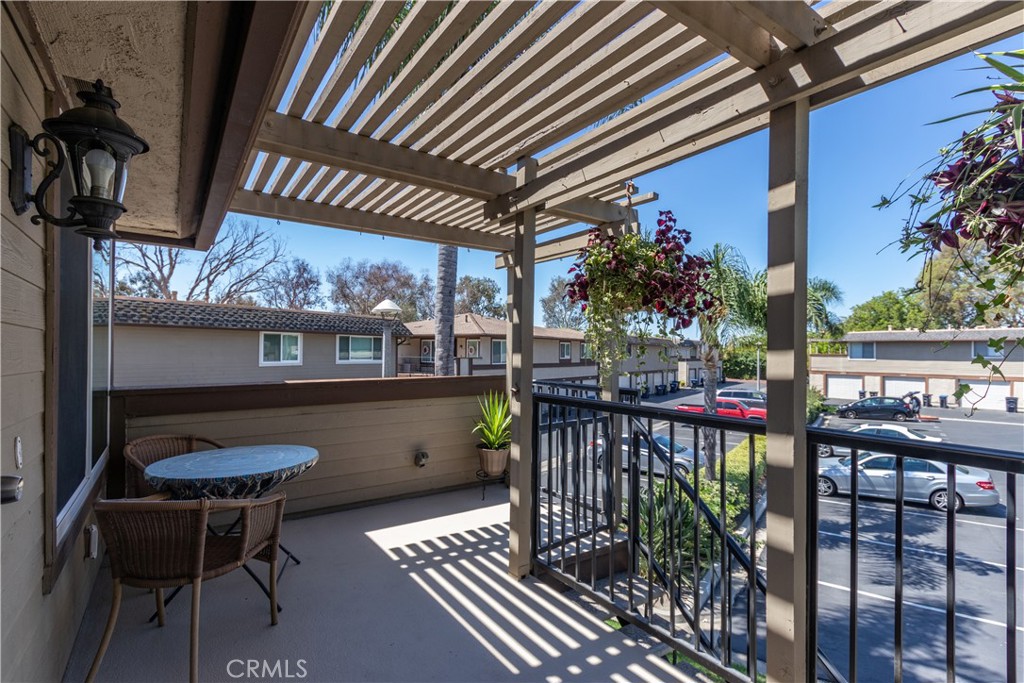 Aliso Villas (AV) - Residential