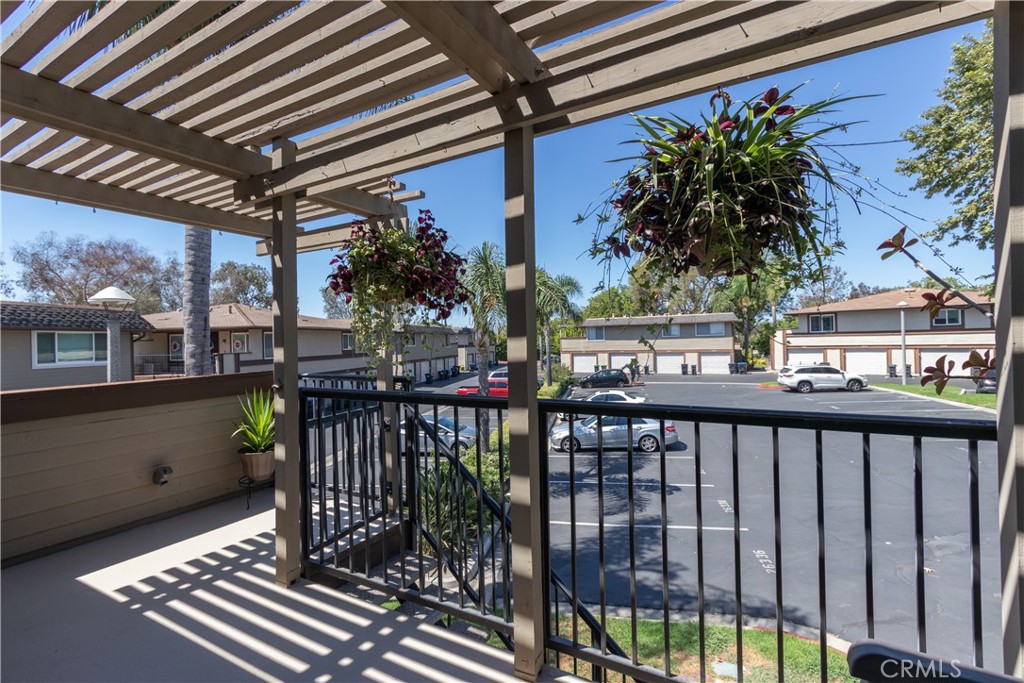 Aliso Villas (AV) - Residential