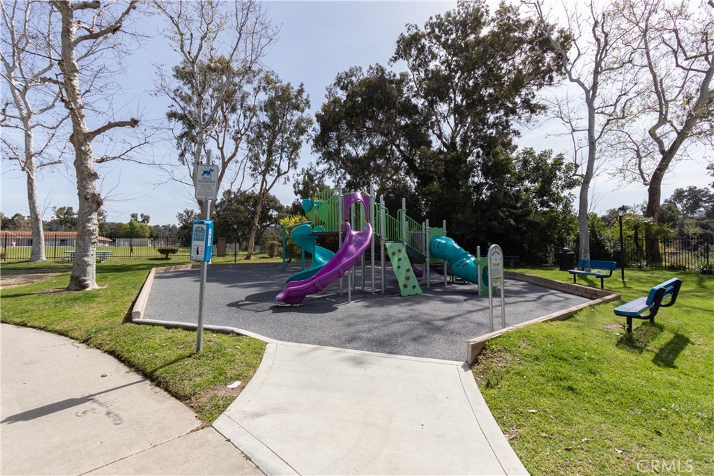 Aliso Villas (AV) - Residential