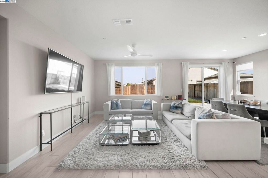 Photo of 1605 Radiance Ln Ln, Modesto, CA 95356 (MLS # 41115964)