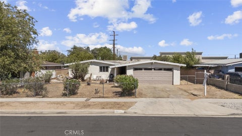 Photo of 38434 Pond Avenue, Palmdale, CA 93550 (MLS # SR25187218)