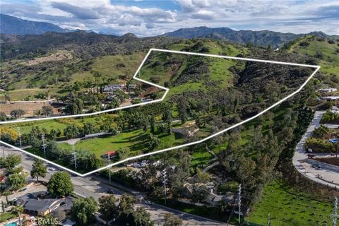 Photo of 9528 N Sunland Blvd Blvd, Shadow Hills, CA 91040 (MLS # GD25243706)