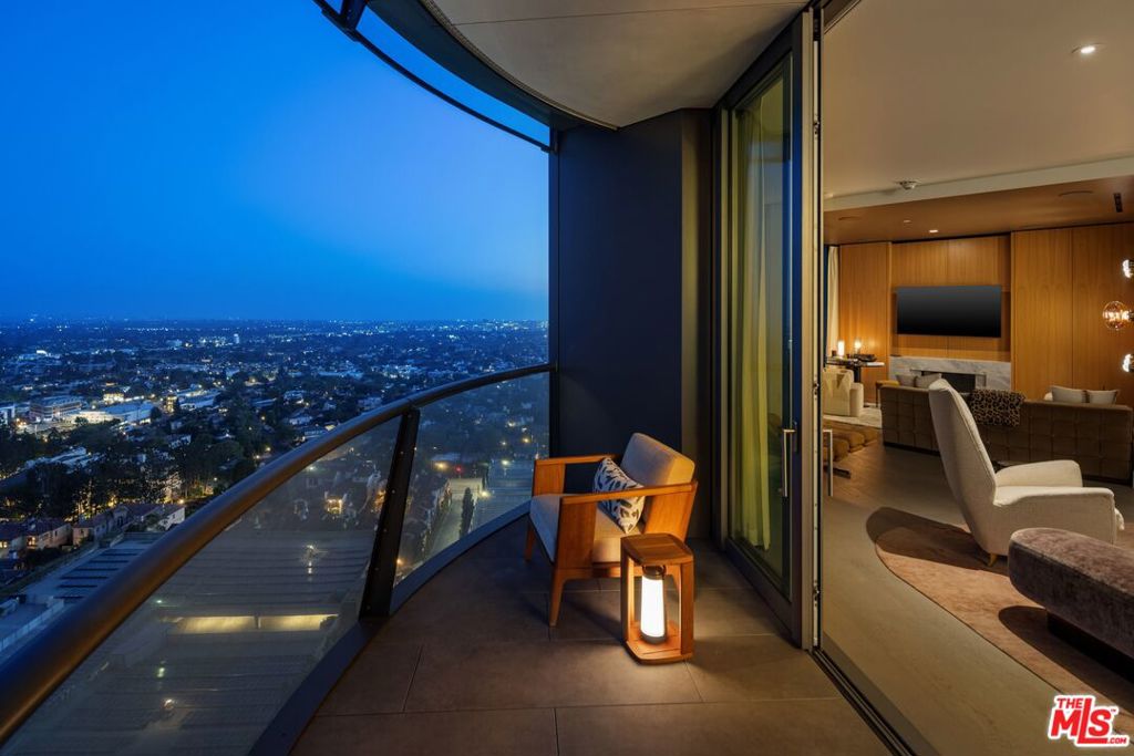 211 W Elm Court 17B, Los Angeles CA 90067