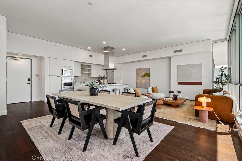 Photo of 9 MacArthur Place PL #2003, Santa Ana, CA 92707 (MLS # OC26214545)