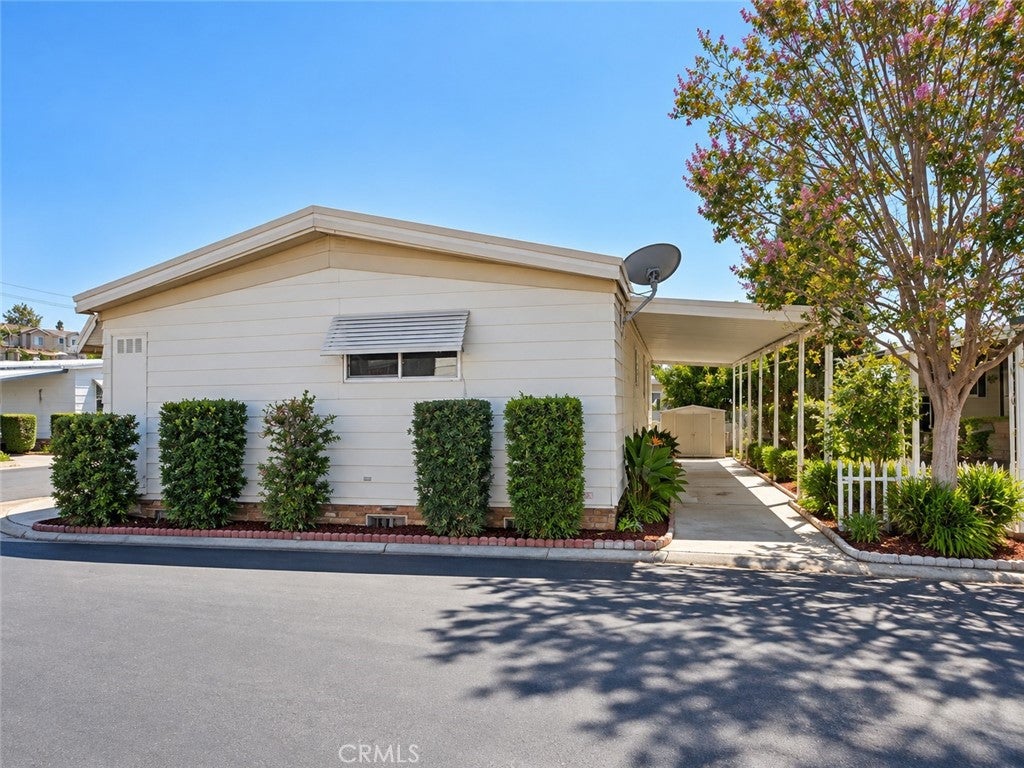 16966 Lake Knoll