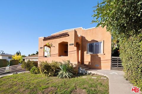 Photo of 2243 India Street, Los Angeles, CA 90039 (MLS # 25630635)