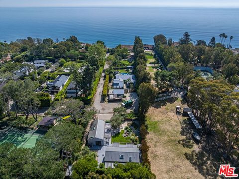 Photo of 28036 Sea Lane Drive #B, Malibu, CA 90265 (MLS # 26666005)