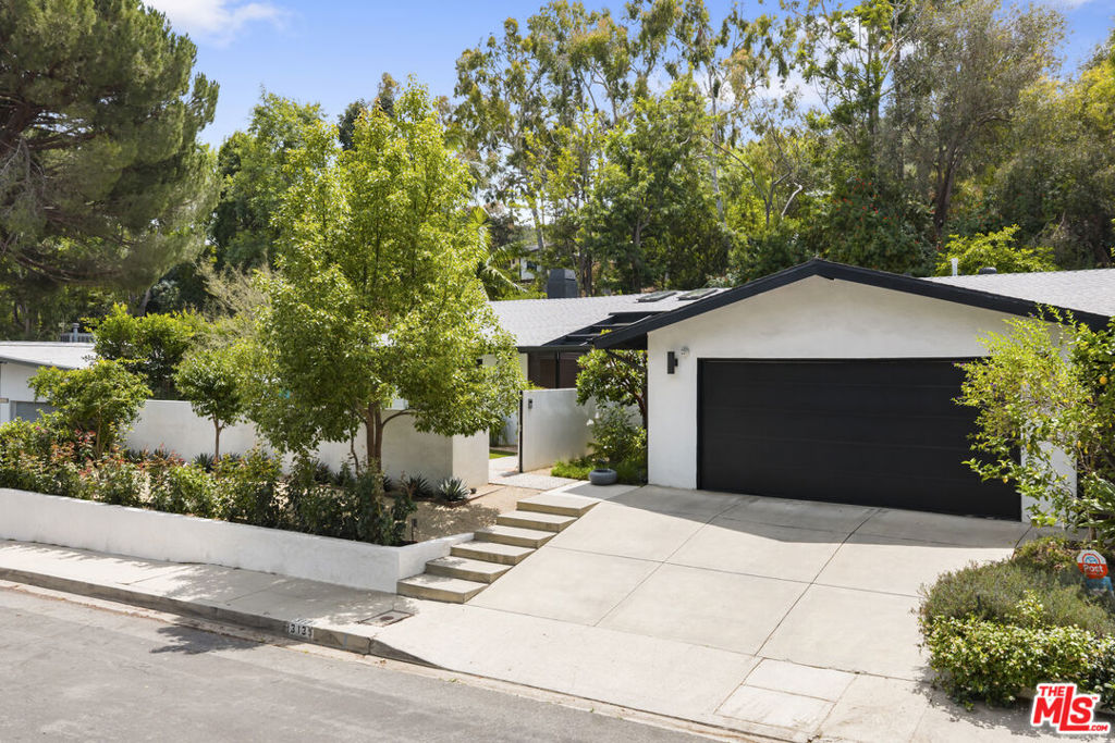 3135 Nichols Canyon Road
