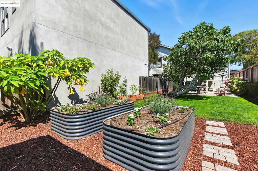 WEST BERKELEY - Residential
