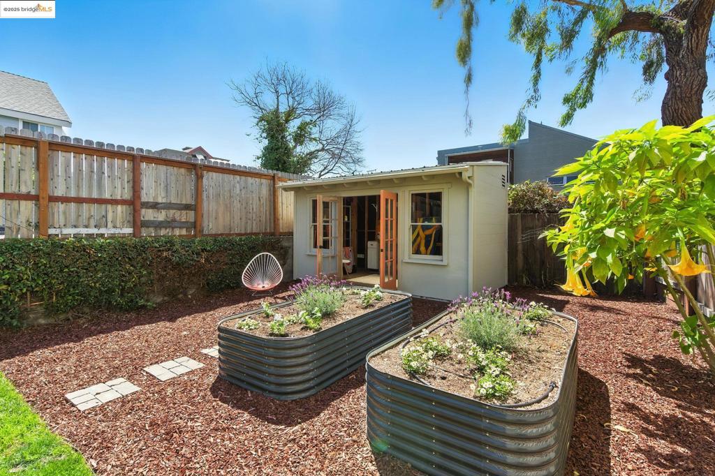 WEST BERKELEY - Residential