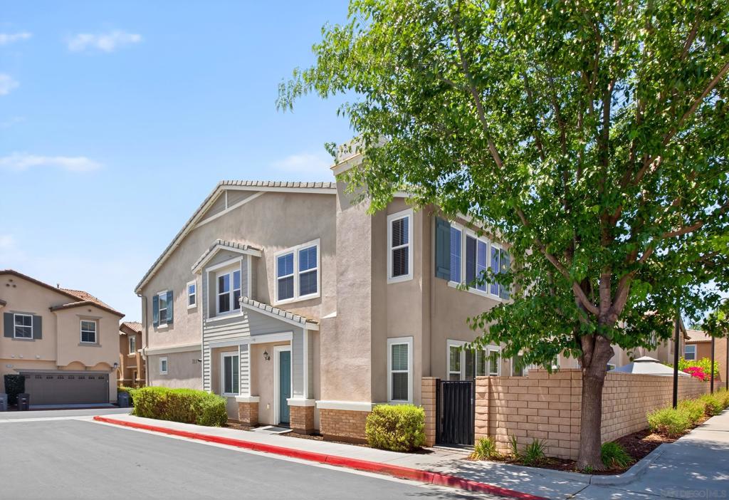 42921 Avenida Amistad