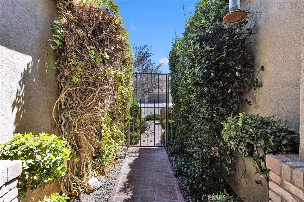 12352 Dandelion Way