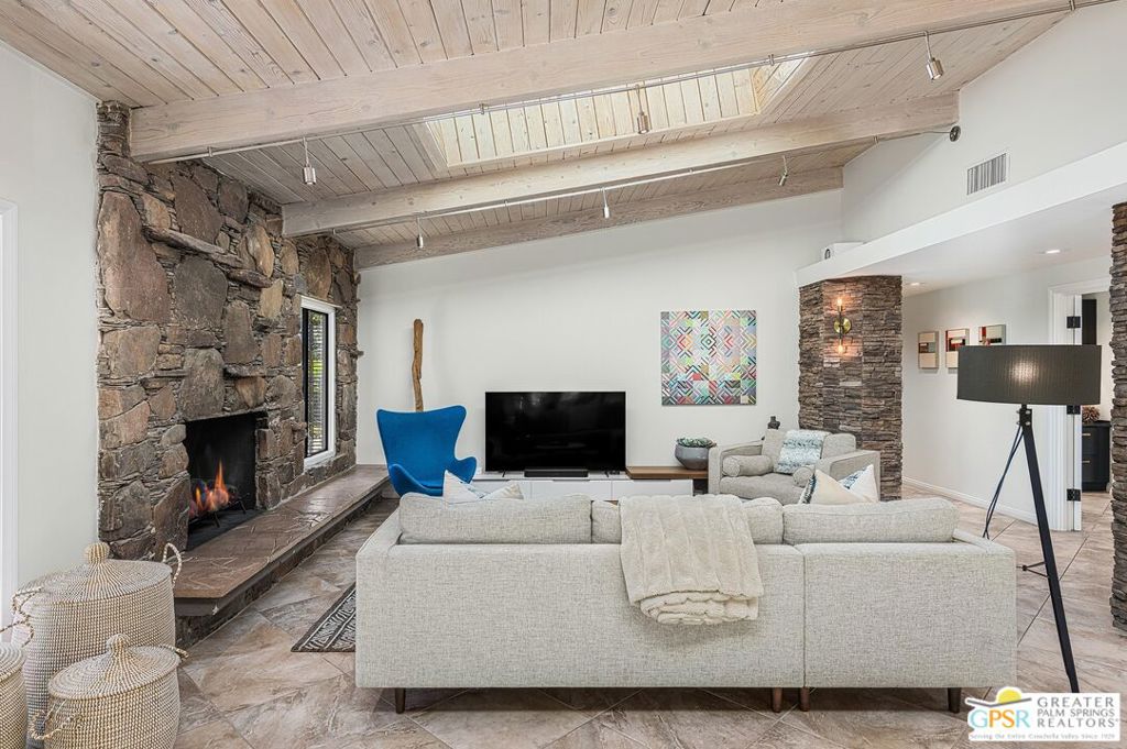 1010 W Friar Court