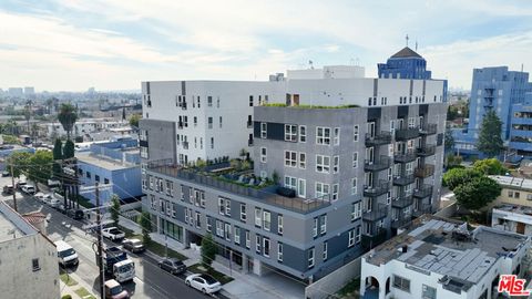 Photo of 1325 N New Hampshire Avenue #712, Los Angeles, CA 90027 (MLS # 25518751)
