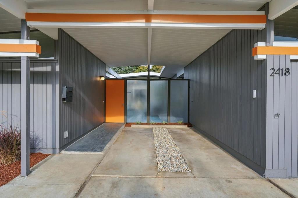 2418 Fairglen Drive