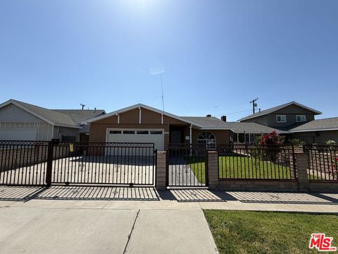 Photo of 24823 Island Avenue, Carson, CA 90745 (MLS # 26832485)