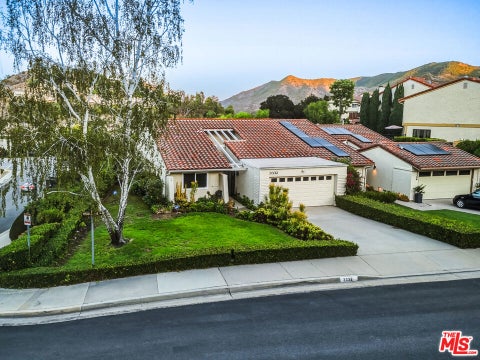 Photo of 3332 Meadow Oak Drive, Westlake Village, CA 91361 (MLS # 26993499)