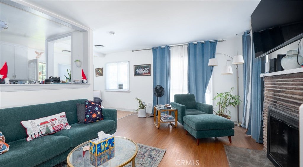 8812 8816 Ramsgate Avenue