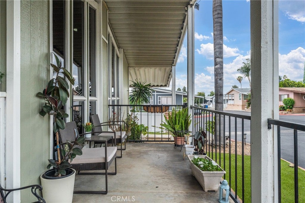 494 S Macy Street 116