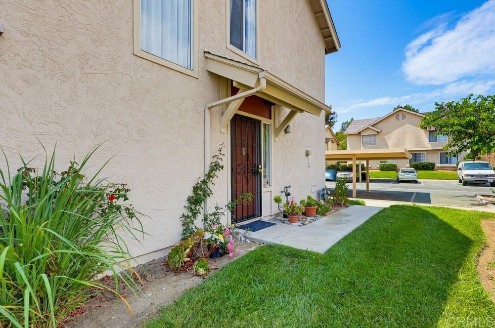 2041 MANZANA Way