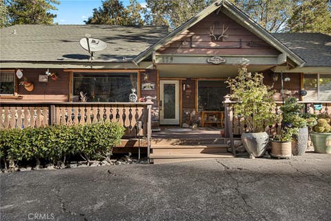 Photo of 179 Golf Course Rd Rd, Lake Arrowhead, CA 92352 (MLS # IG25214488)