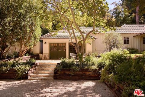 3142 Brookdale Road Studio City CA 91604