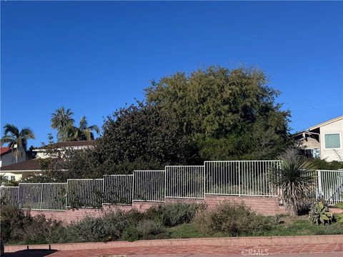 Photo of 204 W Avenida Gaviota, San Clemente, CA 92672 (MLS # OC25270865)