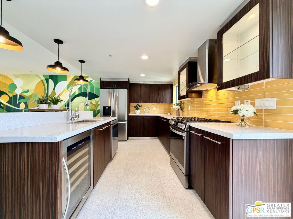 588 E San Lorenzo Road 201