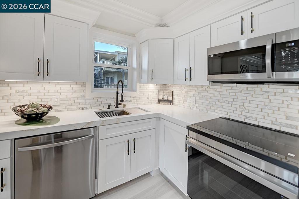 2601 Pine Knoll Dr 16