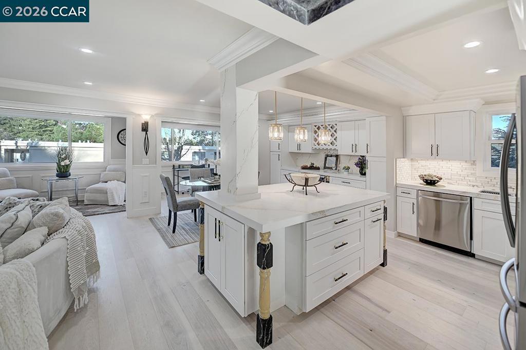 2601 Pine Knoll Dr 16