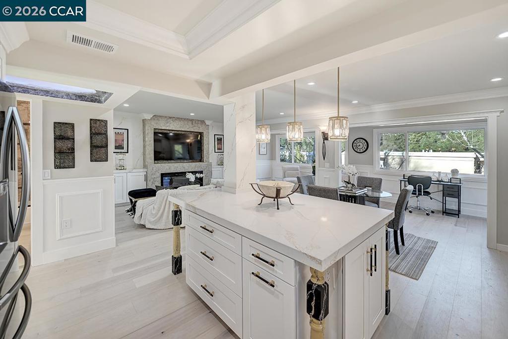 2601 Pine Knoll Dr 16